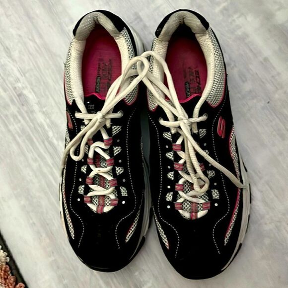 Skechers D’Lites Wide Fit Black Suede W Grey Pink Memory Foam - Picture 1 of 10